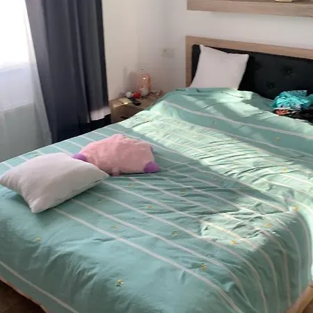 Apartman Casuta Dintre Nori